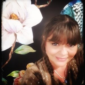 Meet your Posher, Cynthia